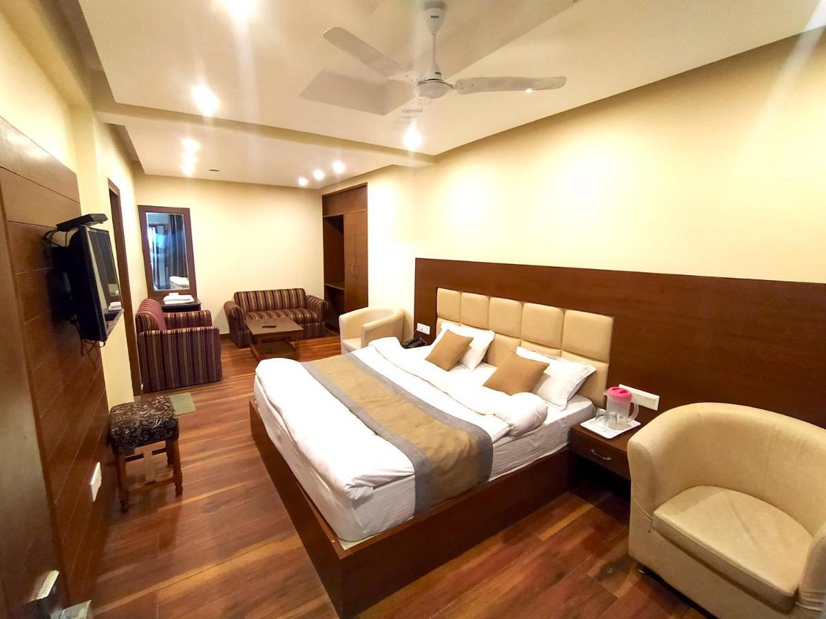 Hotel Samrat, Mussoorie Εξωτερικό φωτογραφία